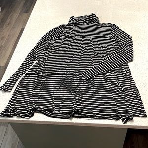 Mossimo XL B&W striped tunic
